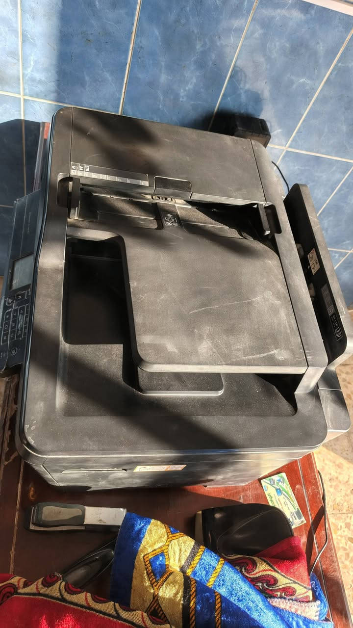 طابعه ابرذر A3 و A4 واي فاي للبيع طابع متروكه مستخدمه قليل حاليا عاطله مااعرف شنو عطلها للبيع قيم واخذ بحك الله مااعرف شكد سعرها هاتف ***********
