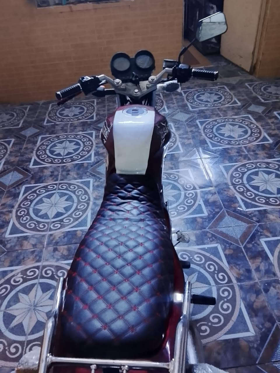 دراجه هيوشه للبيع السعر 750 بيه مجال جديده كهربائيات كله شغاله مكفوله من كلشي موديل  22 مكمرك وكامل محرك بلادي عنواني الرمادي حي ضباط للاستفسار على رقم ***********
