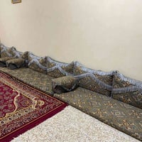 كعدة عربية سعودية تتكون من 7 منادر و ١٦ مخدات و ٦ تكيات للبيع بسعر منا...