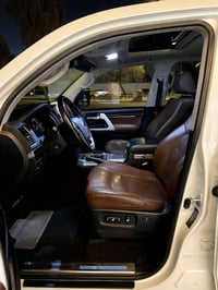 لاندكروزر VXS • ٢٠١٦ • بصره