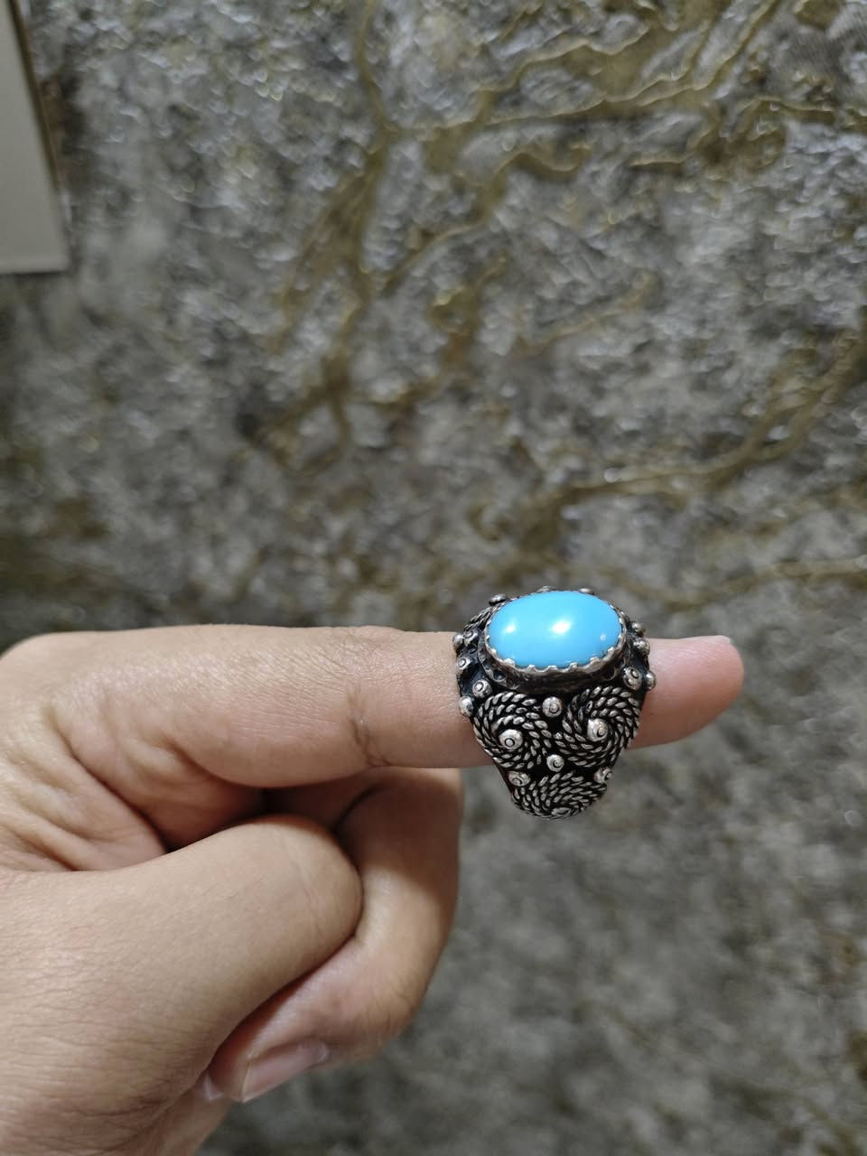 السلام عليكم 🌹
فيروز صافي 💙 قطعة تحفة بمعنى الكلمة 
صياغة وليد خالد معروف على مستوى العراق 
وتكدر تدزلة المحبس وتجي تفحص وين ما تريد انا حاضر 
عن نفسي اخذتة غالي نزلتة أعلى سعر ابيع


**إذا كنت صاحب هذا الإعلان وتريد حذفه لأي سبب، رجاءا أرسل رسالة إلى الدعم الفني**