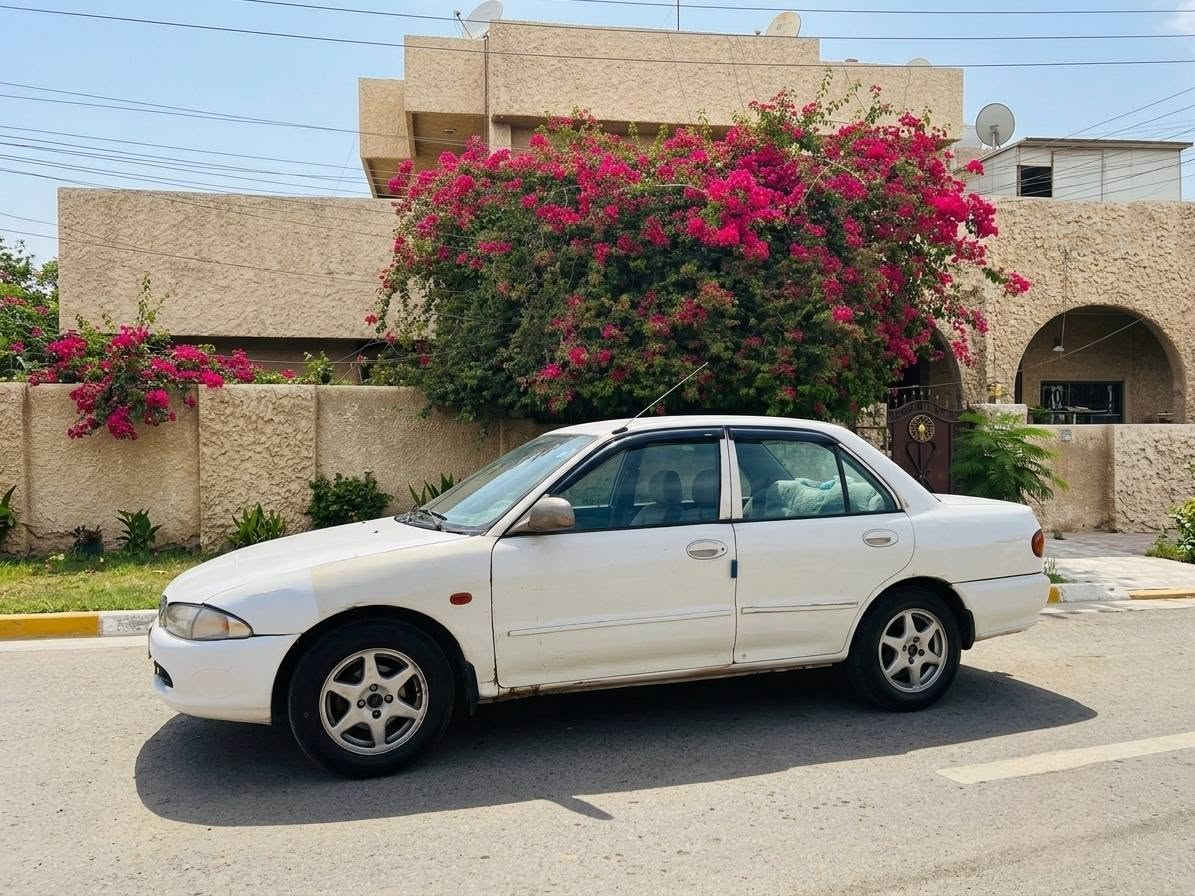 - موديل 2004
- السنوية جديدة لحد 2029
- تبريد بارد وحار
- باسمـي
- أربع تايرات جديدة
- كارت بنزين موجود
- بيها حادث سابقًا بس متصلّحة وصبغ عام

*********** كركوك, العراق
