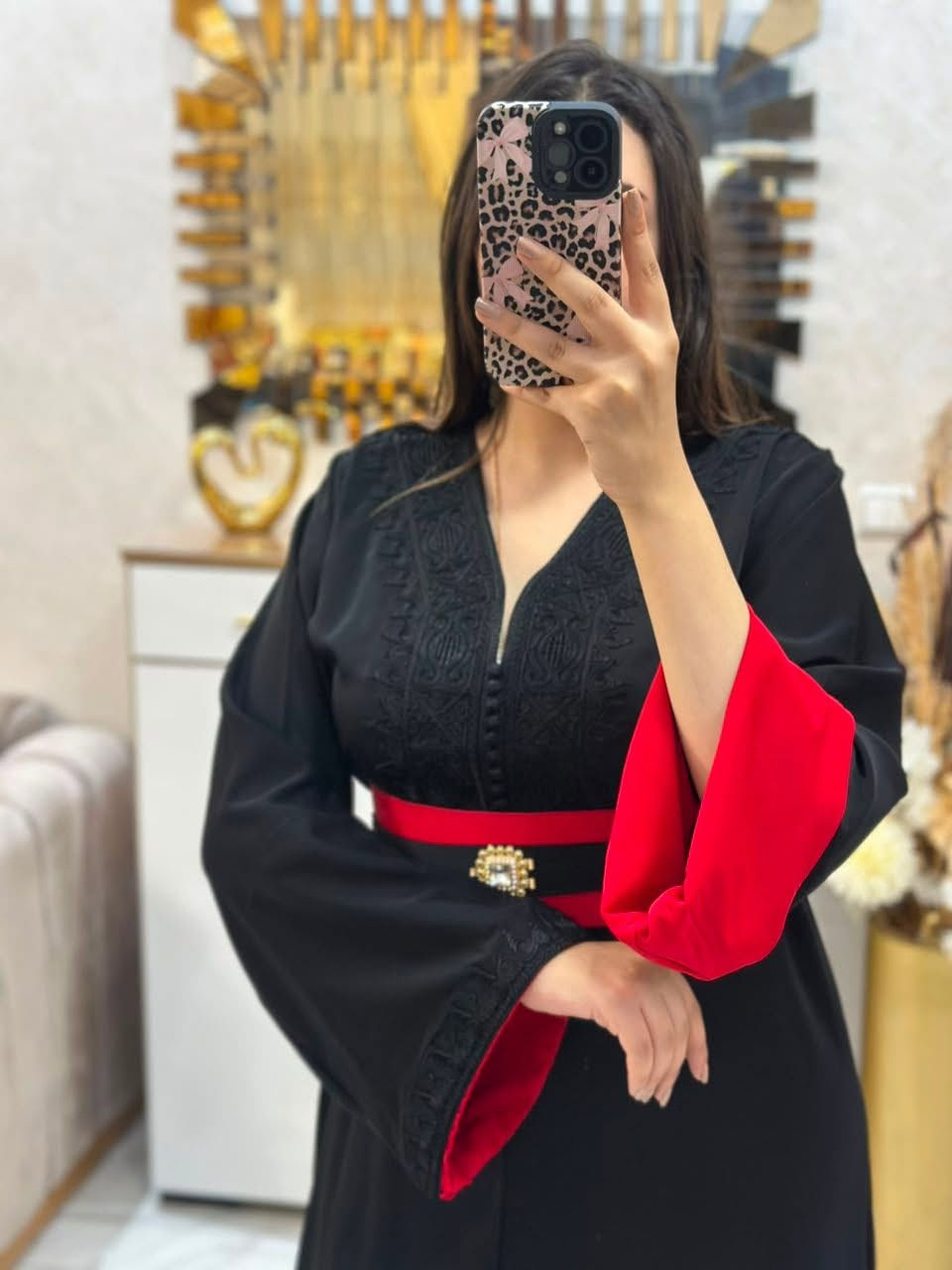 قفطان بالمضمة مخدوم بالطرز او لعقاد
Cafton avec ceintur
L xl xxl 3xl

توب كريب روزة
توصيل  لجميع المدن قلبي عاد خلصي 🚚🚚🚚🚚


**إذا كنت صاحب هذا الإعلان وتريد حذفه لأي سبب، رجاءا أرسل رسالة إلى الدعم الفني**
