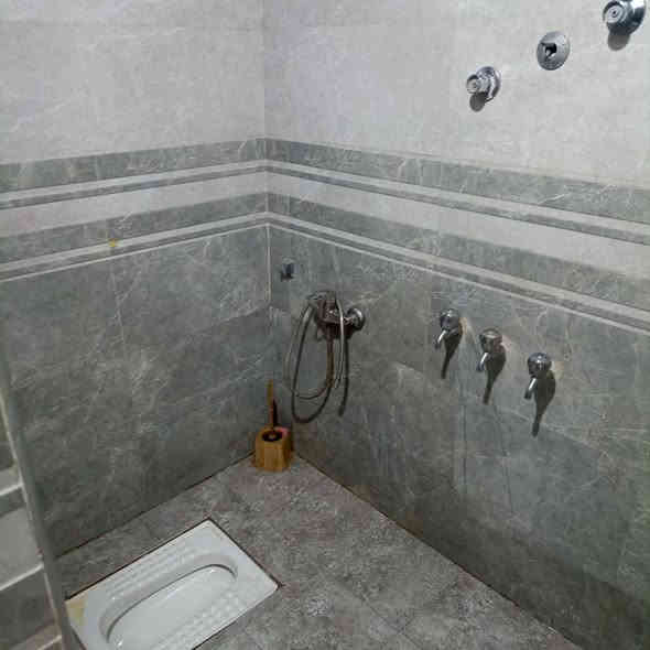 سلام عليكم بيت للبيع 200 متر العنوان الديوانيه حولي الجامعه مقايبل اسواق اليمامة ثالث فرع بيت طابو زراعي سند محكمه بيت طابق ونص طابق ثاني نص كامل بس متخت يعني سعر البيت 140 وبي مجال رقم صاحب الدار ***********
