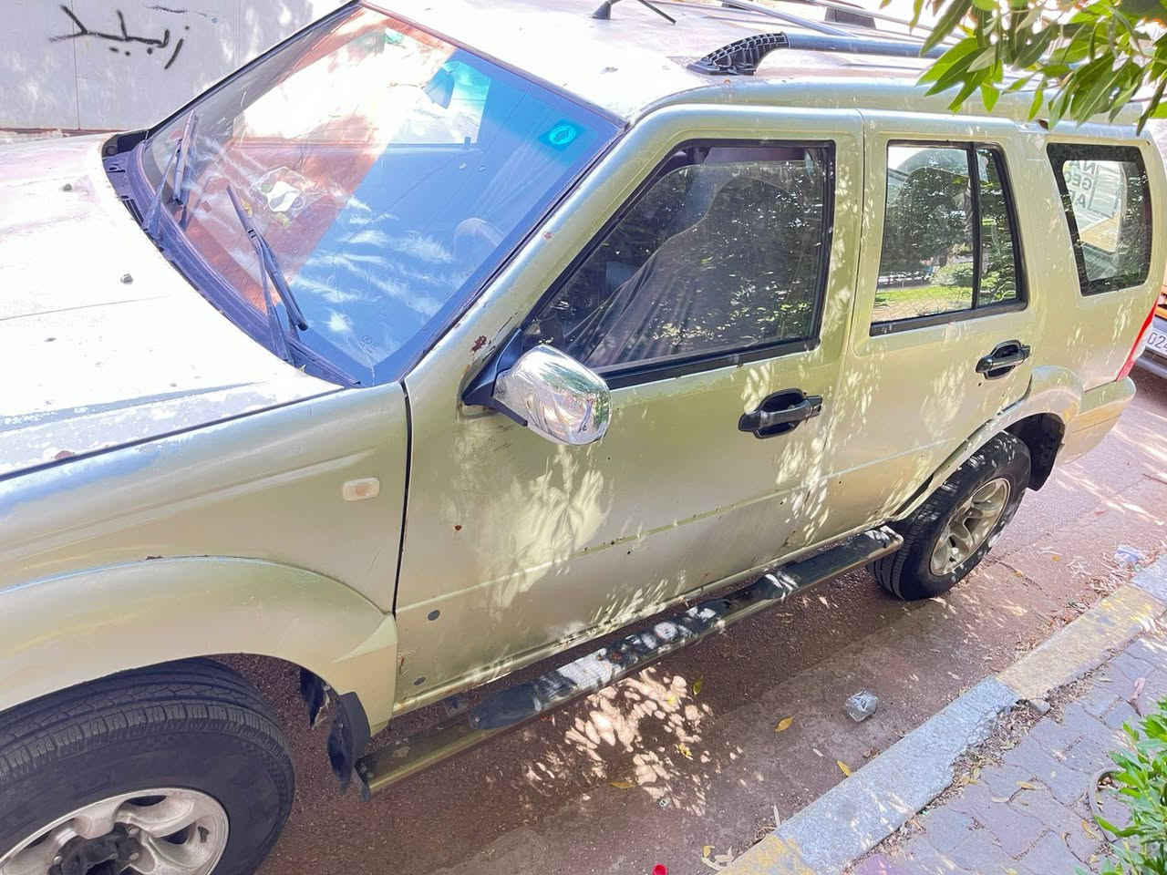 السلام عليكم 
ريد ستار للبيع موديل 2006
سياره خير من الله تخم تاير
صدر جديد السنويه 2030هزه جديد رقم انكليزي 
كير محرك مال مسيبوشي تحويل او وكاله 
السعر (((27))) او بيه مجال 
مكان السياره بغداد الزعفرانيه 
***********
