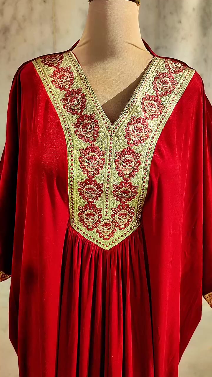 جلابية فخمة بلون أحمر ملكي ❤️
قماش ناعم ولمعة تسرق العين ✨
تطريز ذهبي راقي يبرز الأناقة والذوق العالي 👑
قصة واسعة ومريحة… تناسب المناسبات واللمة 👌

⏳ المتوفر الآن فقط 3 قطع
اللي تلحقها… ملكة بدون منافس 🔥
لا تفوتچ 👀💃

الطلب دايركت أو تعليق 💌
 #العراق #العراق🇮🇶 #بغداد #اربيل #البصرة #محافظات_العراق #مخور #جلابية #جلابيات #العيد #دراعات


**إذا كنت صاحب هذا الإعلان وتريد حذفه لأي سبب، رجاءا أرسل رسالة إلى الدعم الفني**