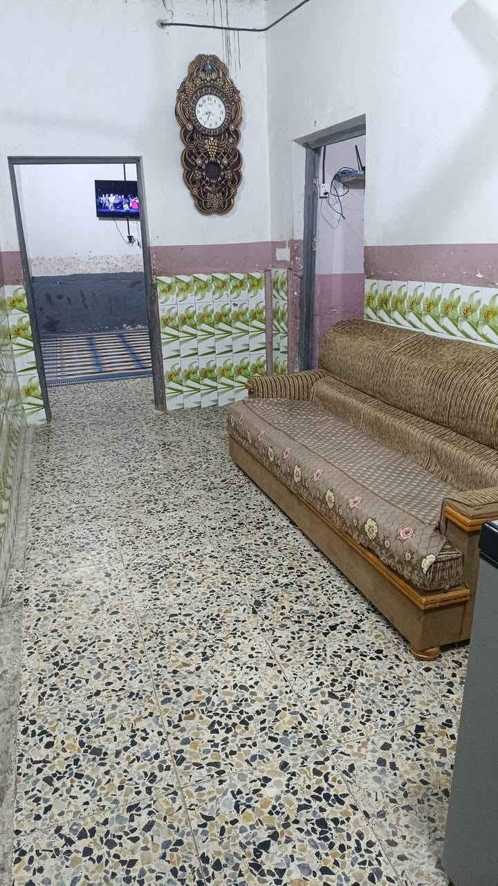 دار للبيع زراعي ١٤٠ متر حي ١٧ تموز ( حي الصدر الثالث) قرب جامع الاحسان بصف المختار ابو حميدة مرقم مشمول بتطويب ٣٢٠ غرفتين وصالة واستقبال ومطبخ وتخاريج وطارمة ومكشوفة كبيرة كافة الخدمات ثاني بيت عن الشارع التبليط الرئيسي السعر 28 بي مجال بسيط ***********
