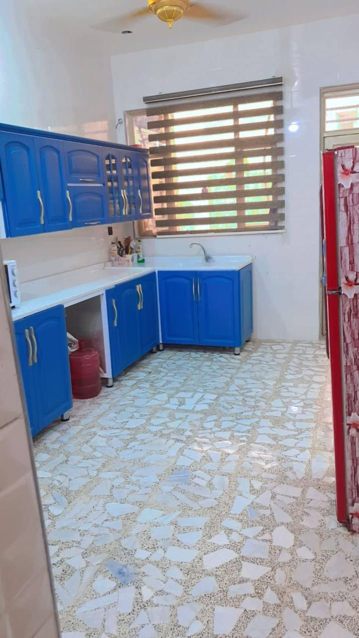 السلام عليكم
دار للبيع مساحة 208 متر زراعي سند 25 متكون من صالة مع استقبال مع غرقتين ومطبخ وصحيات حديقة وكراج بناء حديث الأمين الثانية منطقة الشبكه خلف نادي الكهرباء الرياضي للاستفسار الاتصال على الرقم ***********
