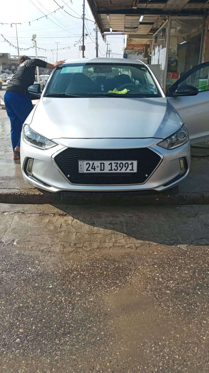 السلام عليكم
النترا ٢٠١٧ 

ماشية ١٣٥ الف

رقم وهزة وسنوية جديد

سونارها مرفق بالمنشور بدون دواخل وبدون ايرباك

السعر ١١٨
***********
***********
