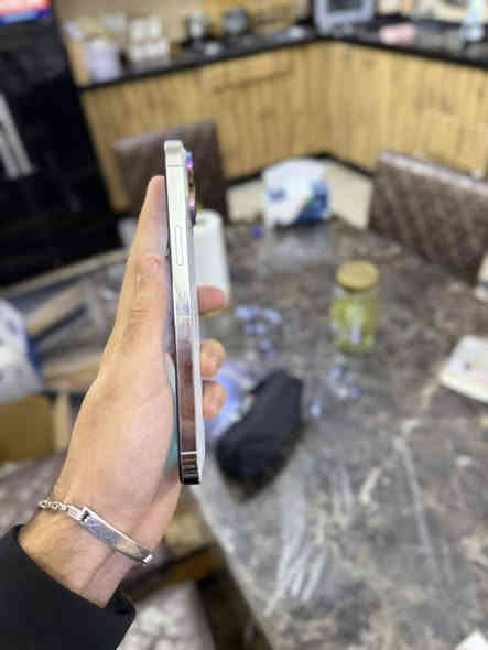 ١٣ برو ماكس ذاكره ٢٥٦ بطارية ٨٤ بلاد الجهاز شخط مابي وكله شغال + كلشي موضح بالصور سعره ٤٢٥ *********** بغداد الغدير
