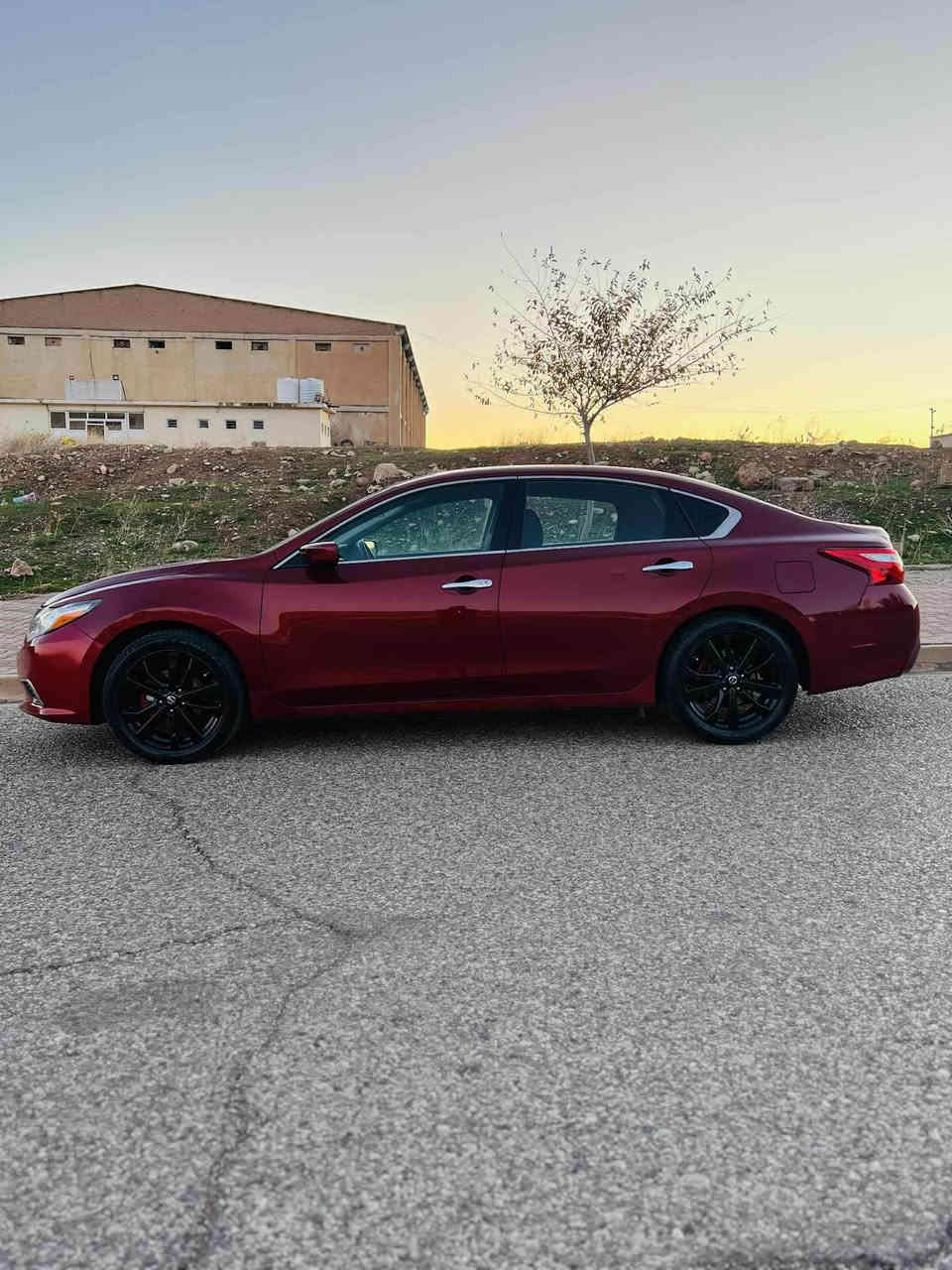 السلام عليكم 
للبيع نيسان التيما موديل ٢٠١٧
كيرومكينه و تبريد بشرت وين ماتريد افحص
مكينه ٢٥٠٠المرغوب ٤سلندر
مواصفاتSVفول ماعدا الفتحه
رادار امامي جانبي شغال 
بصمه 
أبواب بصمه 
صندوك بصمه
تبريد لمس 
مرايا رادار
تحديد سرعه
شاشه
كاميرا 
بيهه ١قطعه وشبر بدون أرباك بشرط
بيهه ٢ورقه غرامه ينزل من سعره
سعر السياره ١١٤ومجال 
مكان السياره عقره ابعد عن اربيل ساعه ابعد عن موصل ٤٠دقيقه
رقم تلفون فايبر واتساب ***********
***********
***********اسيا مباشر أربيل, العراق
