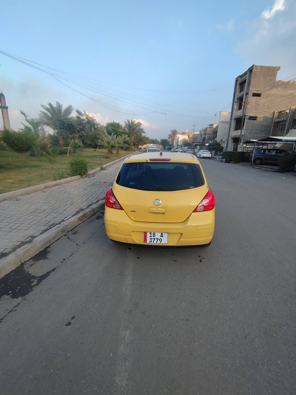 سلام عليكم نيسان فيرسه للبيع السياره حلوه  موديل 2010السياره جاهزه  كير مكينه  تبريد ميشتغل صدر تخم تاير جديد تحويل ثاني يوم عنوان بغداد سيدية السعر 50
***********
