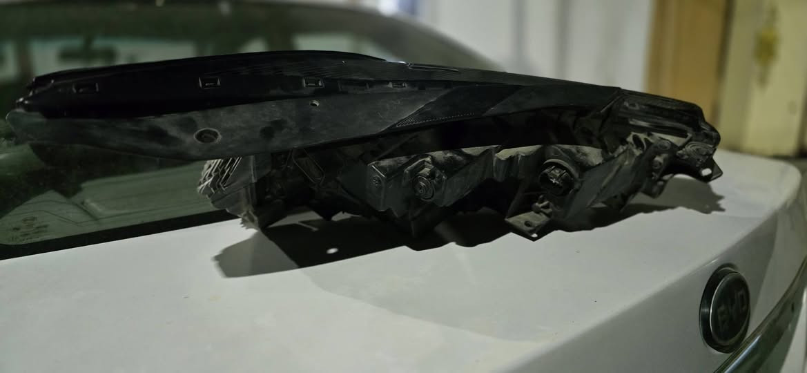 لايت K5 للبيع موديل 2023 لد برتقالي اصلي جهة اليسار للاستفسار الاتصال *********** بي واتساب
