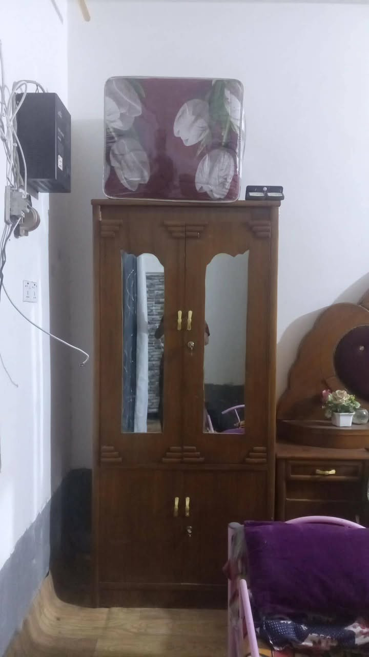 غرفه مستخدمه قليل للبيع ب 900 سعره
@إشارة


**إذا كنت صاحب هذا الإعلان وتريد حذفه لأي سبب، رجاءا أرسل رسالة إلى الدعم الفني**