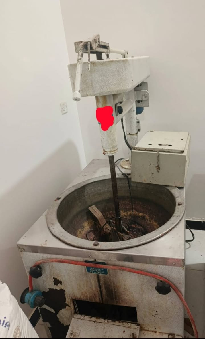 سلام عليكم ماكنة ساهون وحلقوم ومن سما وسجق وجزر على الفحص مكان كربلاء *********** كهرباء ٢ امبير تحكم ب سرعة الماطور صفرمو ستيل
