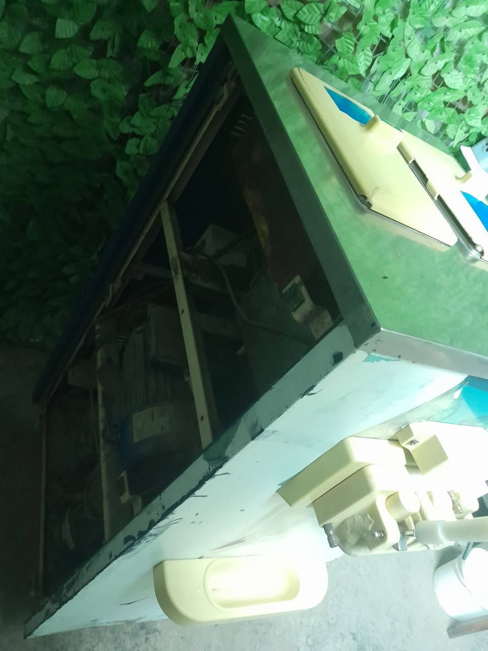 مكينة موطة للبيع 
رايديها ب900 وبيها مجال بسيط 
مكينة شغالة خير من الله 
العنوان بغداد التاجي 

هذا رقم صاحبها ***********
