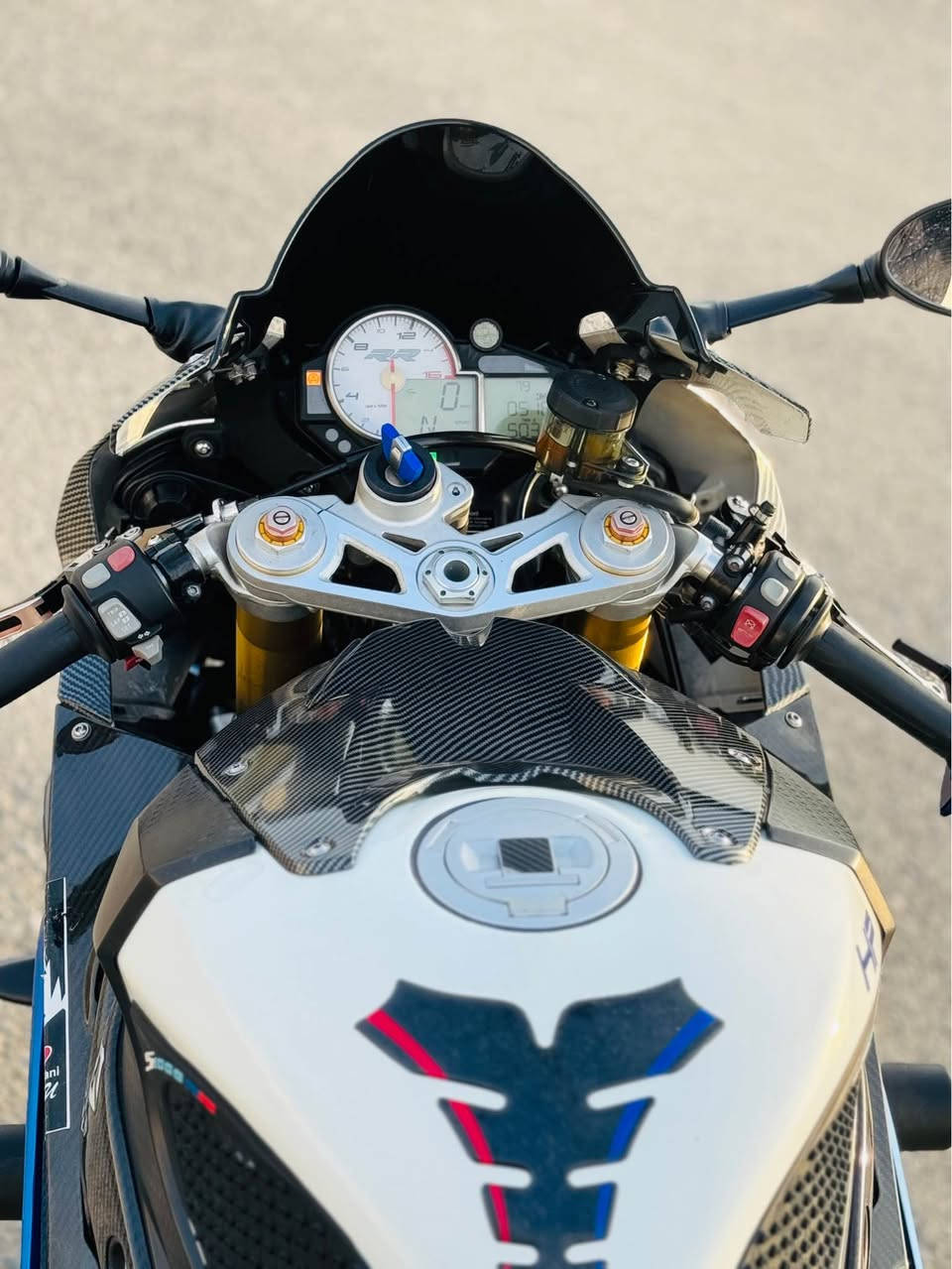 Bmw s1000rr 2014 uard yabani mantoraka hata bleyi xawena taya lo taya bashart (dkaya agar mushtari nit bezarman maka ) *********** أربيل, العراق
