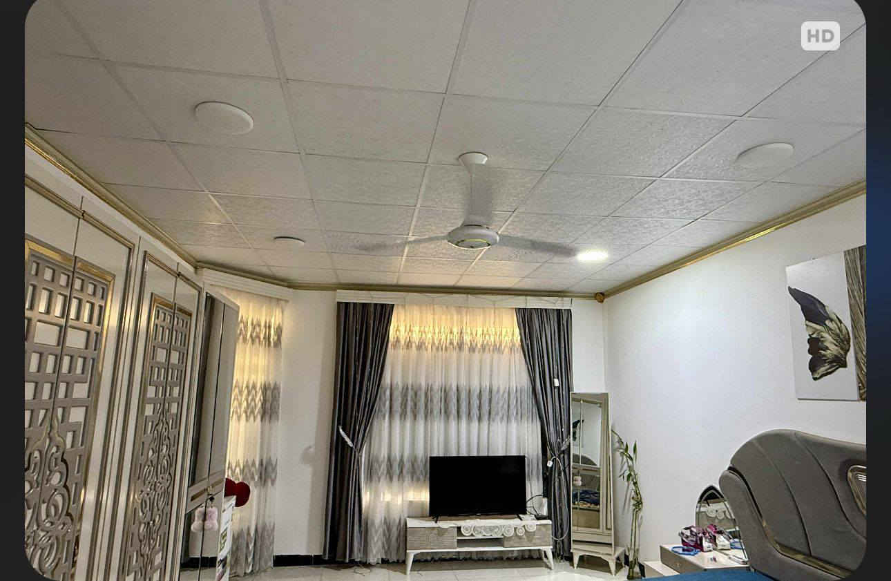 بيت ٢٠٠ متر زراعي فول 

صياده ٤ غرف نوم  استقبال هول مطبخ صحيات 

صياده بناء حديث 

طابقين فول كاشي 

السعر ٩٥ مع المجال 

***********

***********
