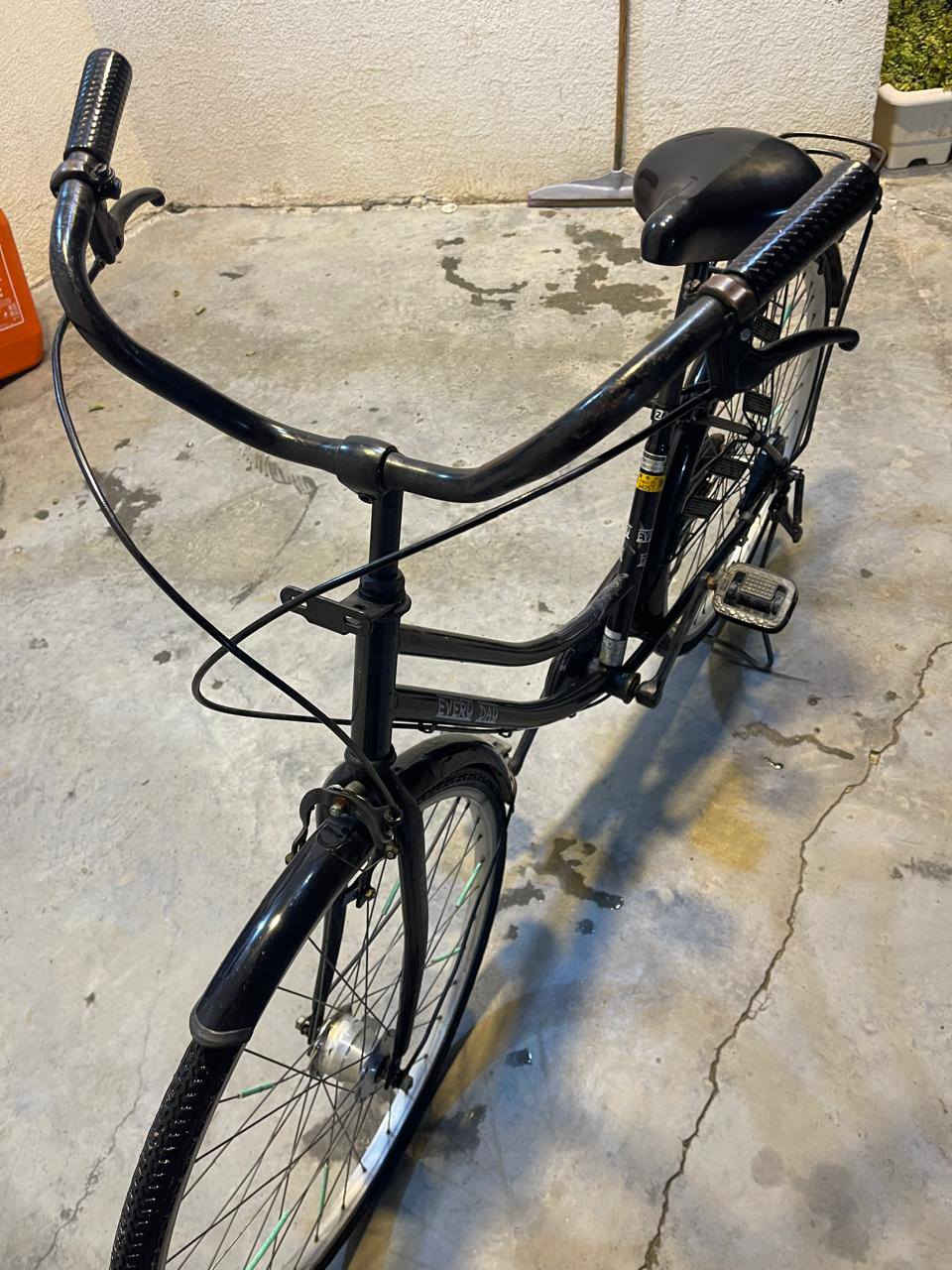 السلام عليكم بايسكل للبيع بايسكل نظيف تايراته جدد سعر 75 بمجال حق الجيه العنوان شعله استفسار على هذا الرقم ***********
