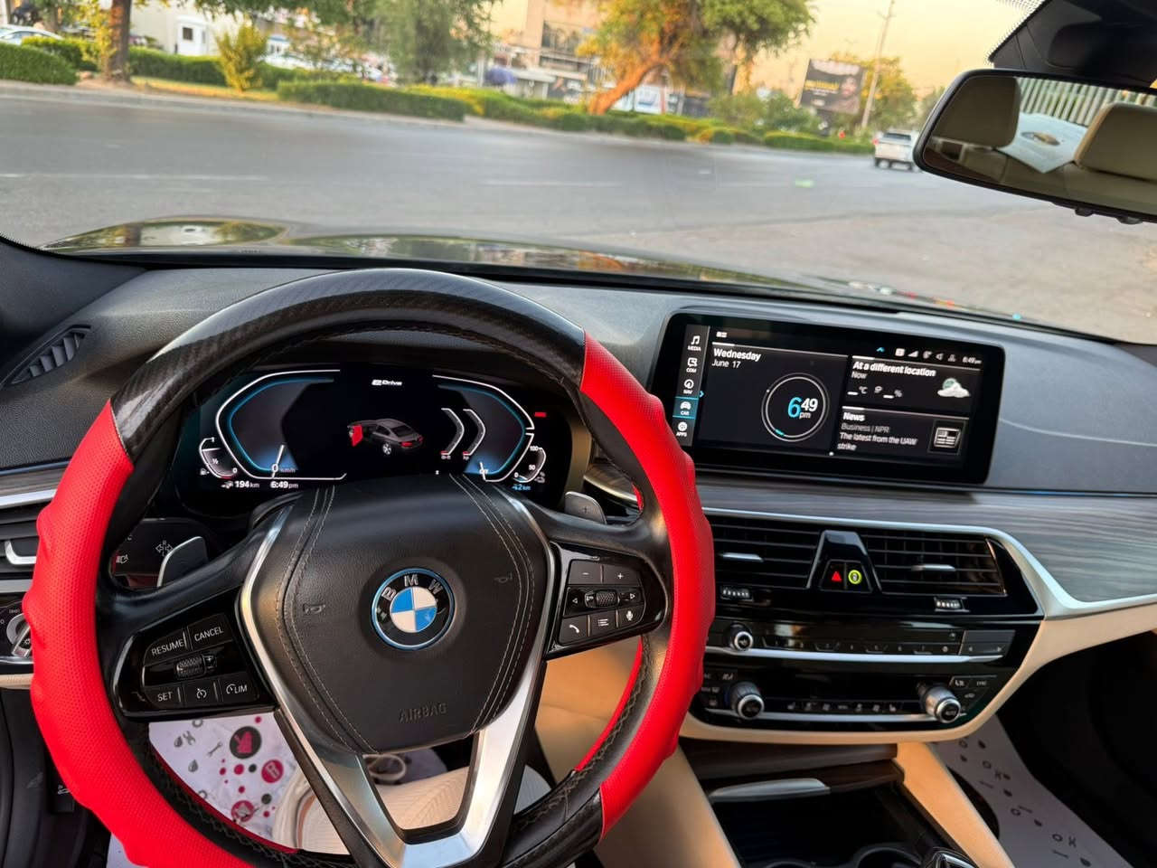 بي ام دبليو 530 e plug in
فول فول مواصفات موديل 2022

السياره الموصفات 
بصمة ابواب + تشغيل + صندوك
سلايد 
شاشة عدادات ديجيتال 
شاشة كبيره 
رادار امامي + خلفي + جانبي 
حساسات امامي + خلفي 
هاند بريك بصمة 
اوتو هولد 
ستيرن كهرباء + تدفئه 
وضعيات قياده 3 
انارة محيطيه 
قطعتين تبريد 
خزن مقاعد 
طبعاً الكشنات كلها كهرباء 
وبعد كومه مواصفات متخلص 

السياره ماشيه 84الف كيلو 
بدون اي نقص بدون اي خلل تراي مال زيرو السياره كلها على البلاد 

الحادث بسيط جدا باب وهلال جاملغ خلف سايق بدون ايرباك
بيع مستعجل سعر جداً مناسب 
لل استفسار اتصل ***********
