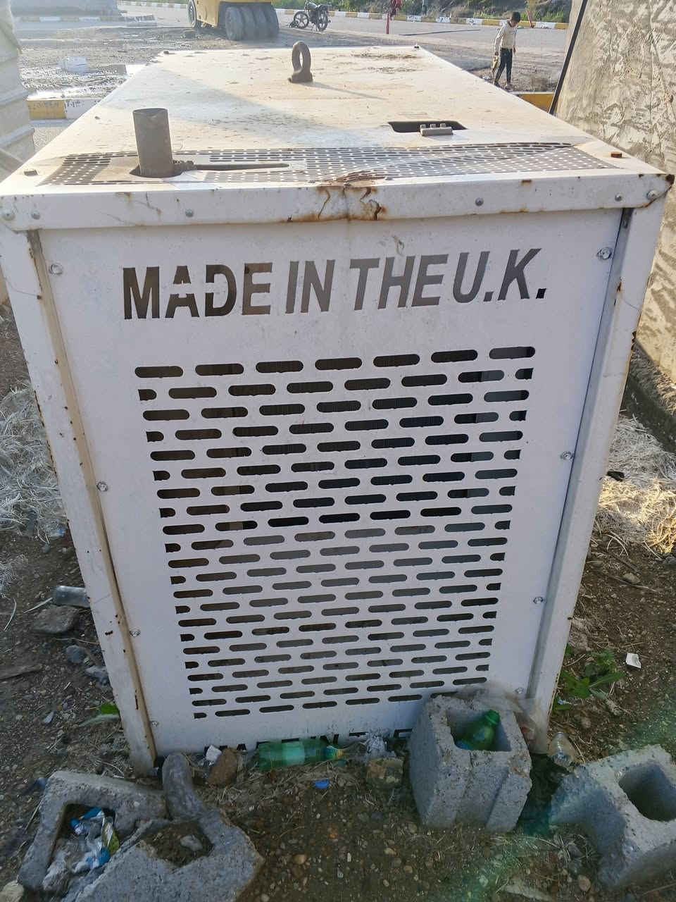 السلام عليكم مكلف بالنشر مولد للبيع سعر 27 ورقه مكانه الكرمه ***********
