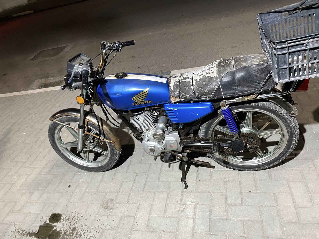 للبيع سيفان 2021 اوراق سحب سعرها 450 مكينه ما مفتوحه ***********
