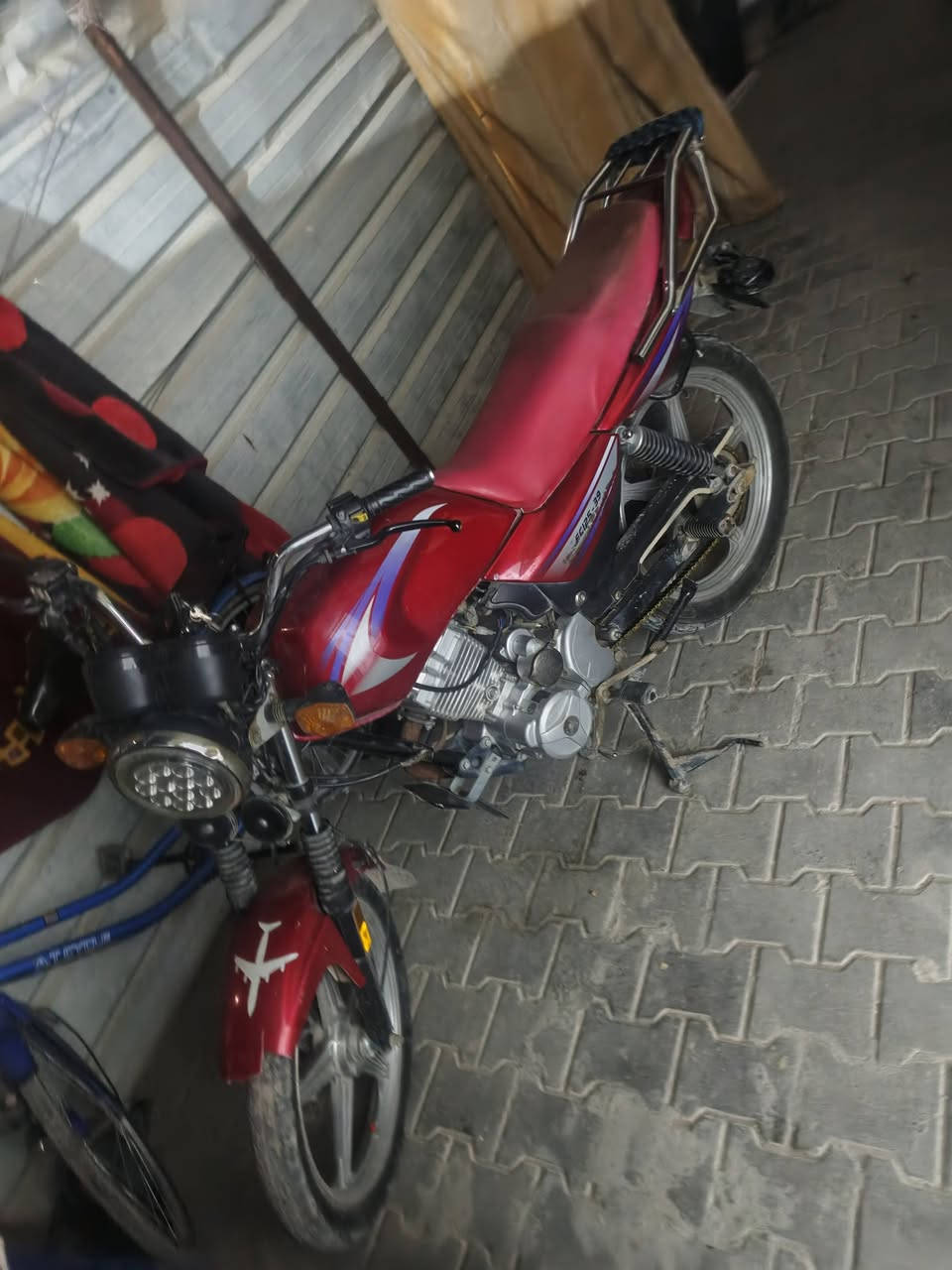 18 للبيع السعر 750 وبيها مجال اوراق كامله *********** كله شغال مابيها نقص
