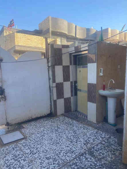 السلام عليكم يعلن مكتب الكوخ للعقار عن بيع دار في حي الغدير الأولى
المساحه 100م
الواجها 5م
النزال 20
السعر 67 قابل للتفاوض للإستفسار مراجعة مكتب الكوخ او الاتصال على الأرقام التاليه
***********
***********
