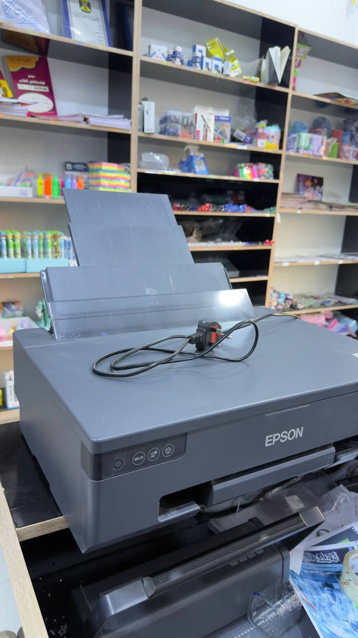🔥 للبيع طابعة Epson L18050 

من أبرز مميزاتها:
✅ تدعم الطباعة حتى مقاس A3+.
✅ جودة طباعة احترافية بدقة عالية جدًا.
✅ نظام 6 ألوان لإظهار صور وألوان واقعية.
✅ تطبع على أنواع متعددة من الورق مثل: الورق اللامع، الاستكر، PVC، والكروت.
✅ نظام خزانات حبر اقتصادي يوفر تكلفة الطباعة.
✅ سرعة ممتازة مع ثبات في جودة الألوان.
✅ مناسبة للمشاريع، المصممين، محلات الطباعة، والهواة.

📌 الاستخدام: 3 أشهر فقط، استخدام متوسط.
📌 الطابعة بحالة ممتازة وتعمل بكفاءة عالية.
📌 سبب البيع: لم أعد بحاجة إليها.
  

سعر البيع ٦٧٥ الف

للمهتمين التواصل على الخاص.


**إذا كنت صاحب هذا الإعلان وتريد حذفه لأي سبب، رجاءا أرسل رسالة إلى الدعم الفني**