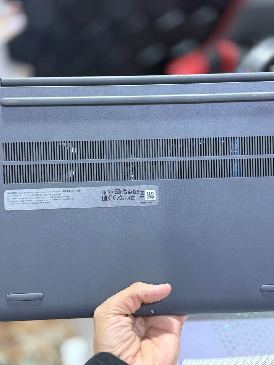 لابتوب Lenovo   الجيل الثامن سوبر سلم  للبيع
المعالج core i7 الجيل 13
رام 16 كيكا DDR4
هارد 512 كيكا SSD
كرت الشاشه Intel Uhd 630 حجم 8 كيكا
الشاشه حجم 15.6 انج ضد التوهج دقة fhd 1920x1080 
باتري ليثيوم 6 خلايا  شحن سريع 65 واط والباطرية ممتازة 
كامره دقة hd تحتوي قفل فتح وغلق الكامرة  
 منفذ  رام  وhdmi وباقي المنافذ   الحاسبه استعمال شهرين فقط  وحلوه

السعر 750 الف

*********** السماوا, المثنى
