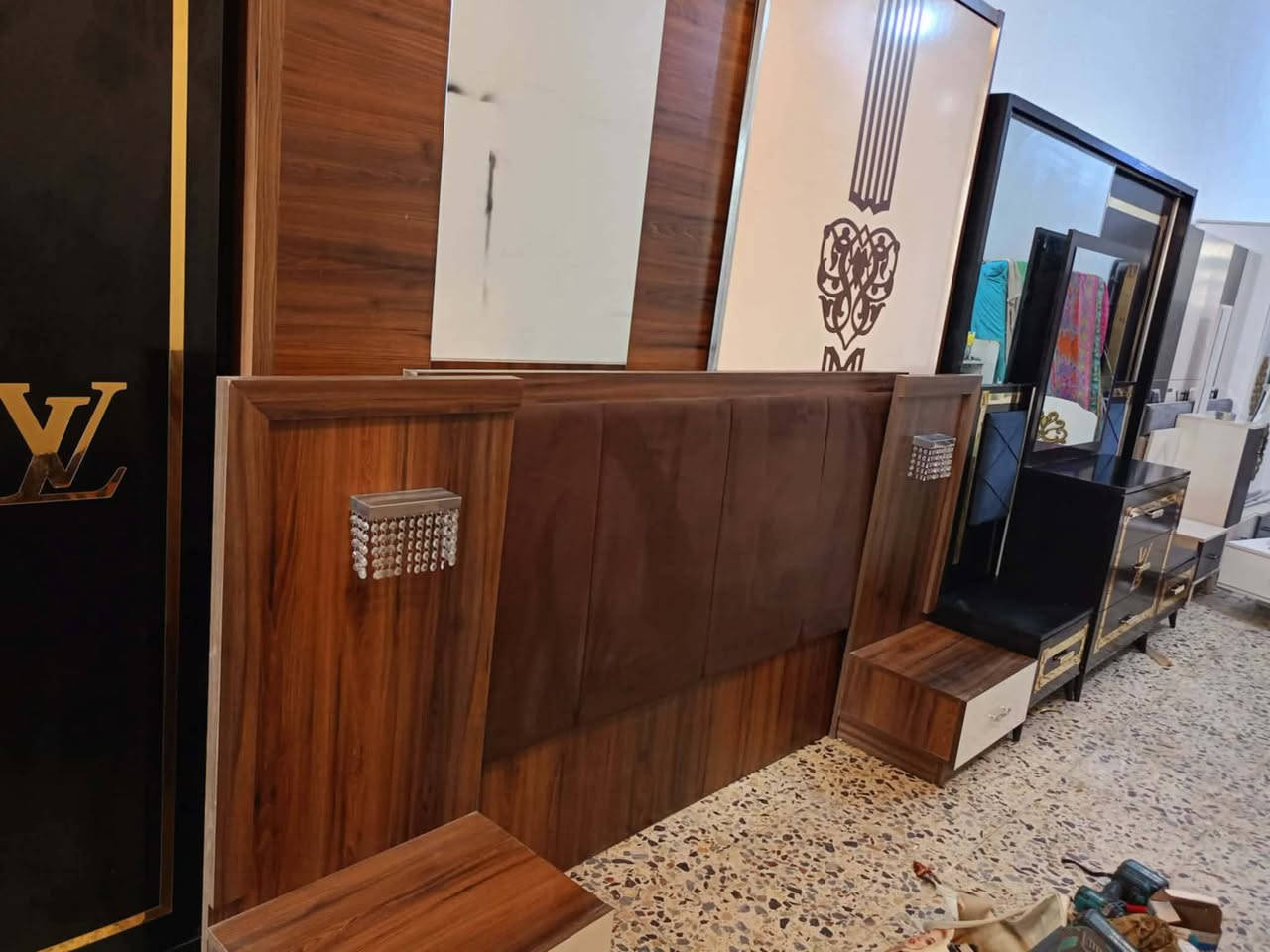 غرفة تركي 🇹🇷 
مستخدام 👉✨
7 قطع  ✨✨
نضافه 90 💯
نظام سلايت 💖
السعر 450💖💸
مع شد🪛 ونقل 🚚  مجاني  داخل بغداد  محافظات بكروه


**إذا كنت صاحب هذا الإعلان وتريد حذفه لأي سبب، رجاءا أرسل رسالة إلى الدعم الفني**