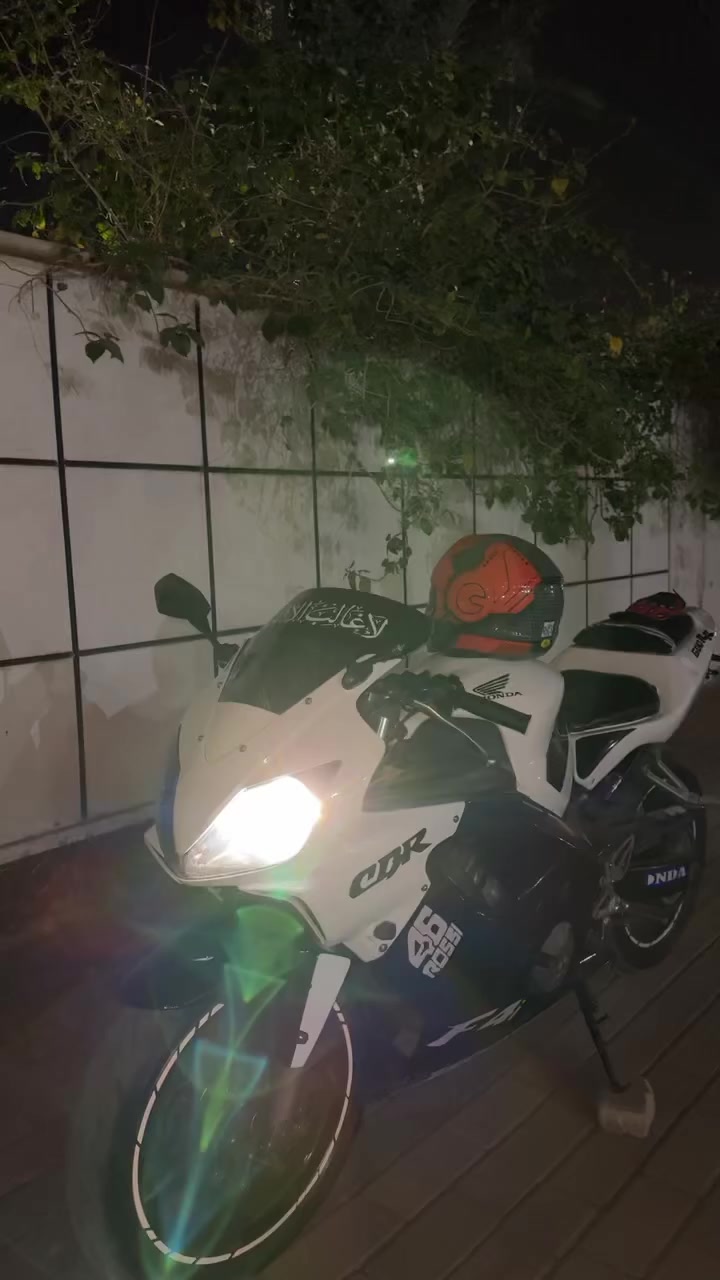 هوندا F4i للبيع بيها كمرك واوراق ما مرقمة السعر 25 مكانها الرمادي
واتساب فقط 

+964 783 117 6469


**إذا كنت صاحب هذا الإعلان وتريد حذفه لأي سبب، رجاءا أرسل رسالة إلى الدعم الفني**