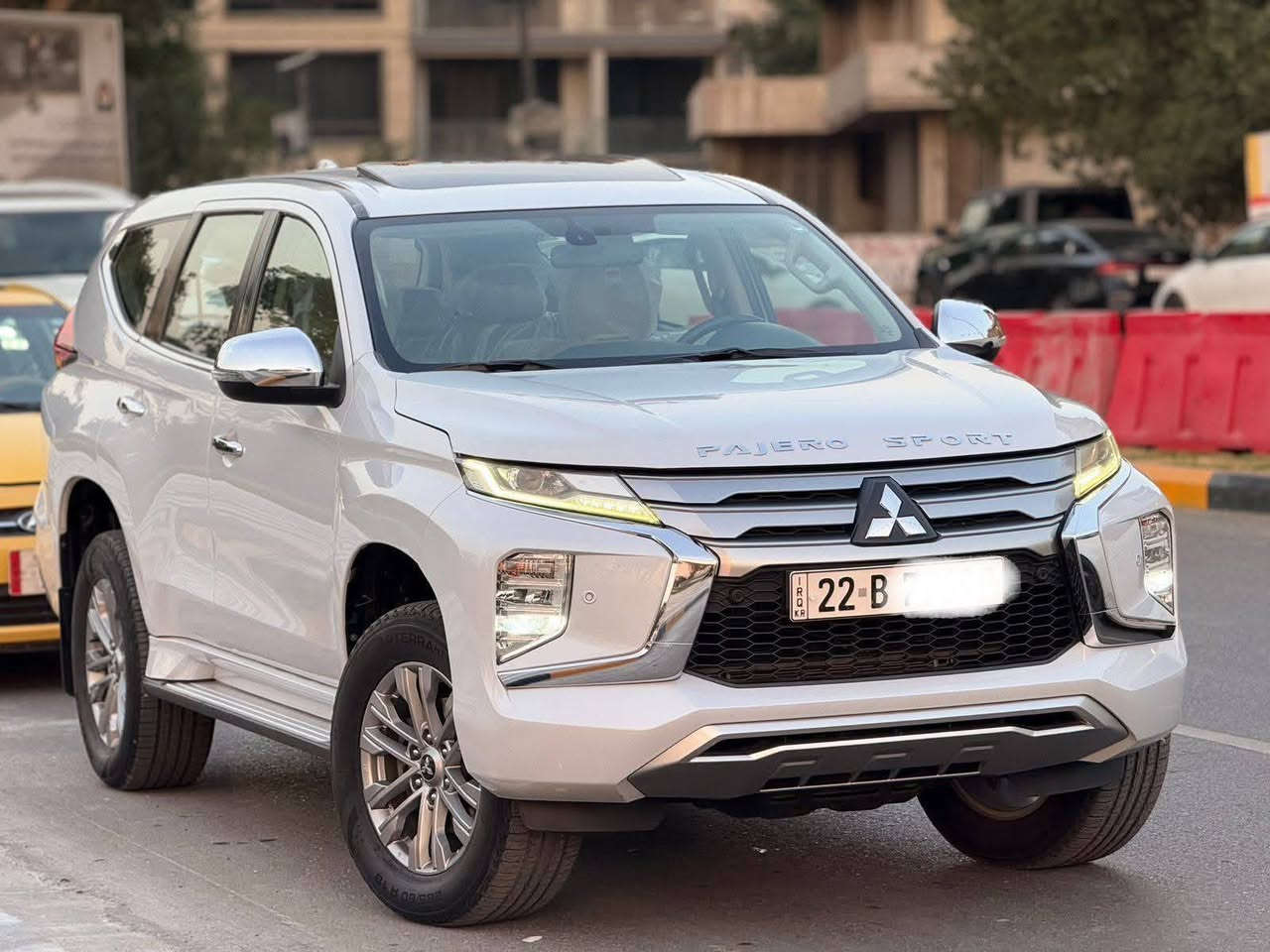 باجيرو 2020 سبورت خليجي فول 1/1  
السياره كفاله من جكت الابره ماشيه 111 الف
فتحه سلايت لايت زنون عدسات لايت لد 
تحكم استيرن شاشه جبيره 
شفتات كير بل استيرن 
حساس امامي خلفي 
دشبول شاشه نضام اعطال 
ويل 18 تخم تاير جديده هسه شاده 
مري شفط وترحيب 
كير 8 نمر 
محركً 6 سلندر 
فورويل دفع رباعي 4x4
بصمه تشغيل 
بصمه ابواب  

بكلايت لد كشنات جلد 7 راكب 
رقم اربيل بسمي 
مكان السياره بغداد 
سياره خير من الله منقصها شي نضافه 
100/100 سياره اريدها مروسه بيوكن او تاهو 
مكاني موصل او اربيل ***********
