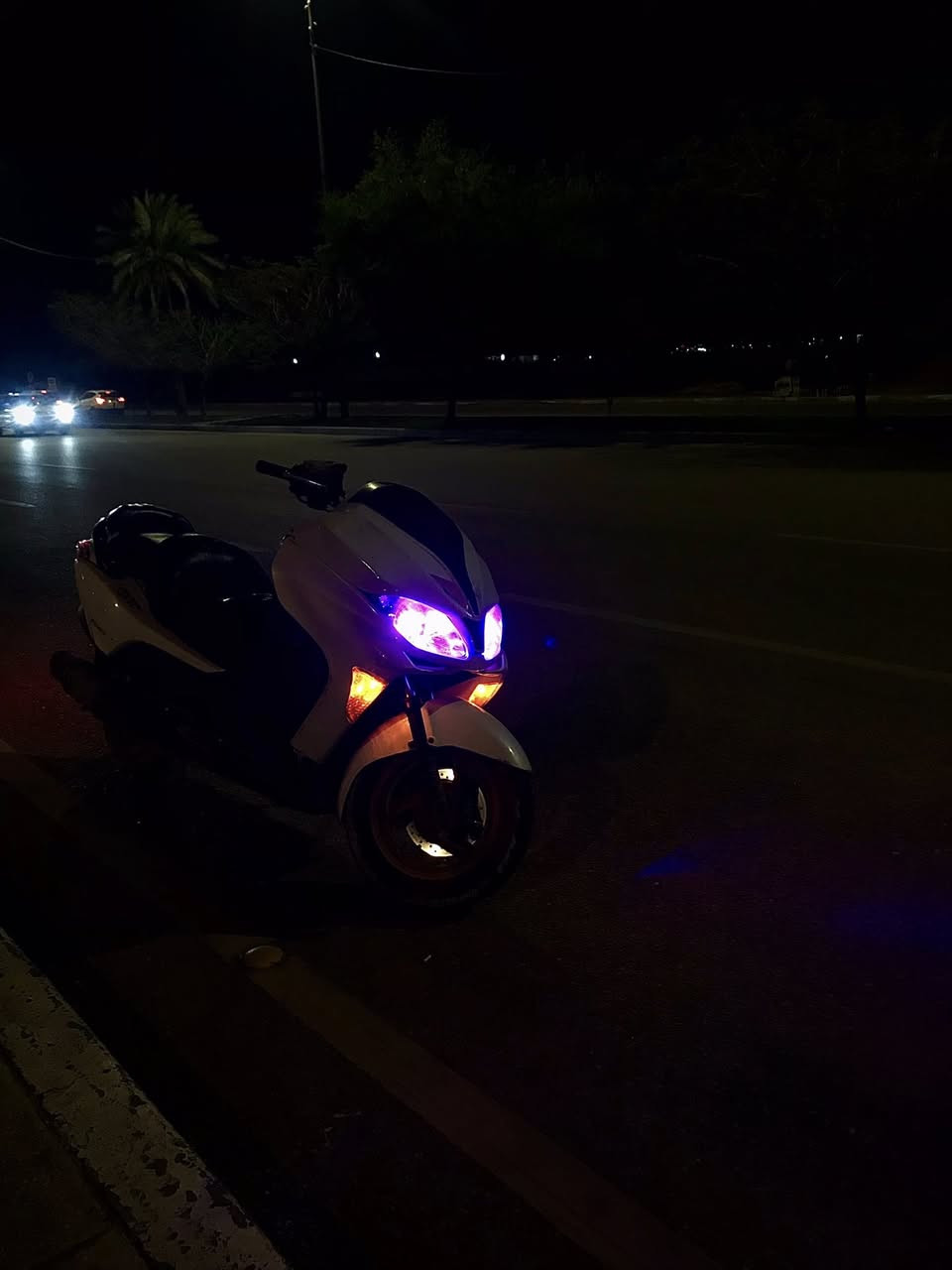 سلام عليكم 
دراجه فورزه 09 كرستال 
دراجه حلوه محرك نضيف حماوه جوه النص مجهزها على ايدي صالنصه سبع الوان رياضي بيها تغيير كفر جوا الدوسه ومبدل اصلي بس ما حصلت نفس اللون سعر 950 مجال قليل كلش العنوان كربلاء حي الاطارات شارع 20 
0774464 3522 
موجود واتساب واتصال
