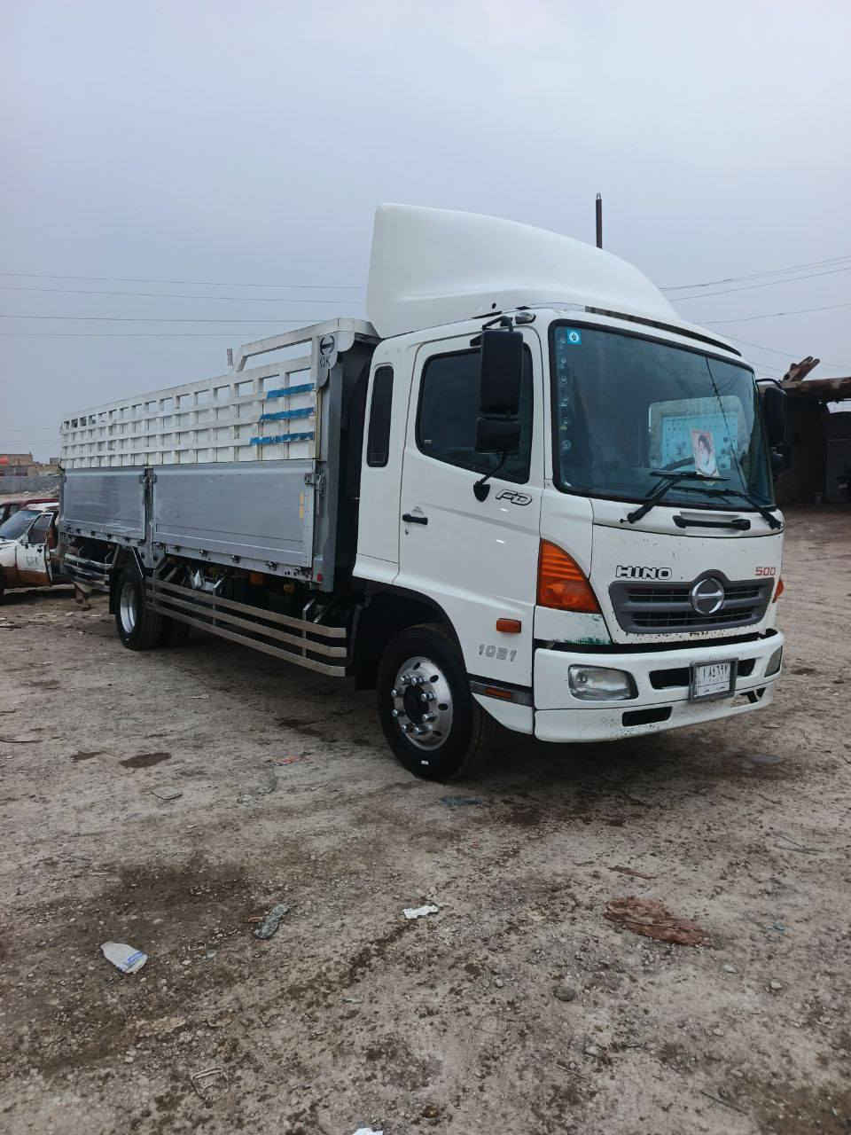 سلام عليكم هينو شيطان فحل 8 برغي للبيع سياره جاهزه للعمل موديل 2004 اصل سياره تخم  تاير جديد صفاح 70 ابوالحاسبه السياره سوبر  سته وربع سياره بسم راعيه نفسه علمن اني مكلف بالنشر رجأ لحد يراسل هاذه رقم صاحب السياره 
‏‪0771 102 7356‬‏
