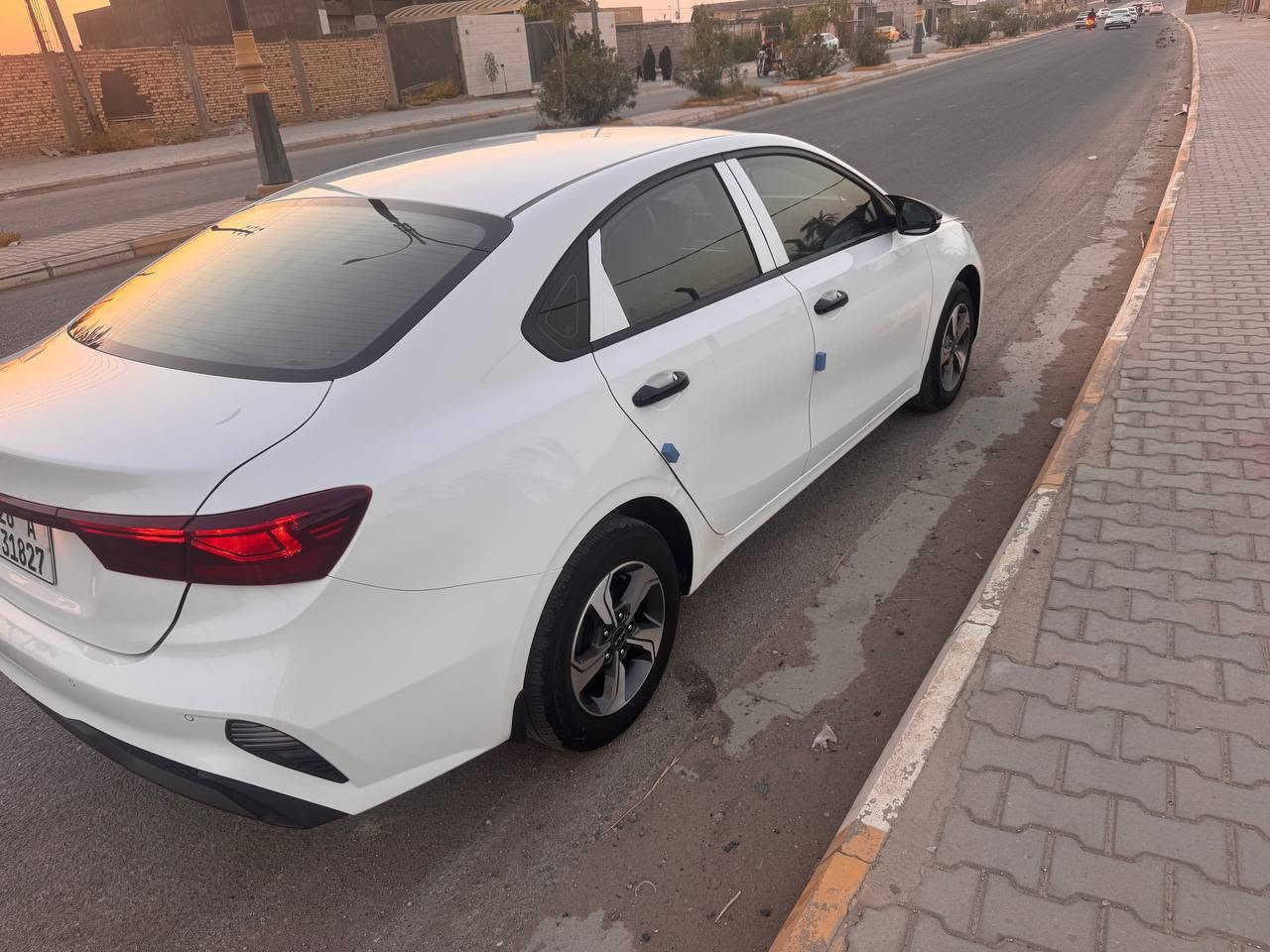 للبيع او المراوس سيراتو 2024 كفاله عامه من الفتح والتبديل والصبغ والمعجون والبارد رقم نجف حرة بسمي  رقم نكليزي تحويل ثاني يوم 
مواصفاتها 
تحكم جهتين 
لد أمامي ولد خلفي 
ويل كب 
حساس خلفي 
حافظة داخليه 
وبعد بيه مواصفات 
الاستفسار الإتصال على الرقم ***********

