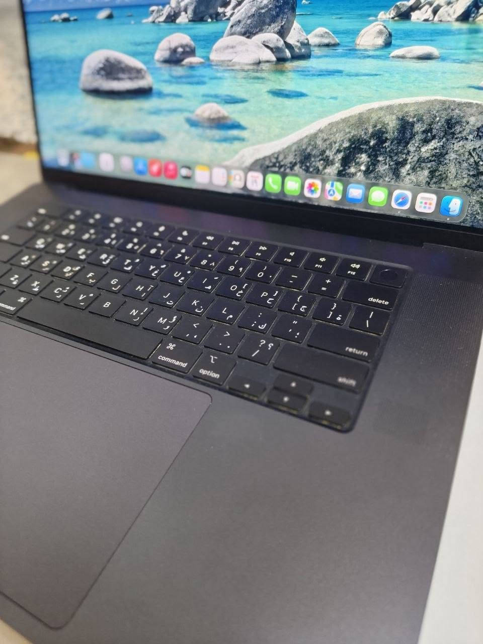 🍏 وحش المونتاج والتصميم 
MacBook Pro 16-inch (M3 Max)
نسخة الشرق الأوسط 

المواصفات  (النسخة الاحترافية):
*******************************
🍏 المعالج: Apple M3 Max الخارق
(14-Core CPU / 30-Core GPU) 
مناسب جدا للمونتاج والثريدي الثقيل
*******************************
🍏 الذاكرة العشوائية (RAM): 
سعة 36 جيجابايت
(تتحمل أثقل برامج الجرافيكس والـ Rendering بدون أي تعليق).
*******************************
🍏 التخزين (SSD): سعة 1 تيرابايت 
فائق السرعة لرفع ونقل البيانات بلحظات.
*******************************
🍏 الشاشة: Liquid Retina XDR 
حجم 16 إنش، 
أنقى وأجمل شاشة ممكن تشوفها بحياتك
بدعم 120Hz ProMotion.
*******************************
حالة الجهاز والبطارية
🔋 صحة البطارية (Battery Health): 95%
(عمر بطارية ممتاز جداً يكفيك عمل متواصل لساعات طويلة).

🔄 عدد دورات الشحن (Cycle Count): 97 دورة شحن فقط! 
(رقم منخفض جداً يدل على قلة الاستخدام).
*******************************
🍏 النظافة: الجهاز نظيف جداً جداً وخالي من أي خدوش أو عيوب مصنعية او اثناء الاستخدام،
كأنك فاتحه من الكارتون هسه.....
*******************************
🍏 مضمون الشحنة عند استلامك
🔂  الجهاز
🔂 شاحنة اصلية 140 واط
🔂 كيبل تايب سي 
🔂 صندوق الجهاز الاصلي
🔂 كڤر حماية للجهاز
🔂 لصقة حماية للشاشة
*******************************
💰 السعر المطلوب: [ 4,000,000 ]
*******************************
🚕  يوجد توصيل لجميع المحافظات..


**إذا كنت صاحب هذا الإعلان وتريد حذفه لأي سبب، رجاءا أرسل رسالة إلى الدعم الفني**