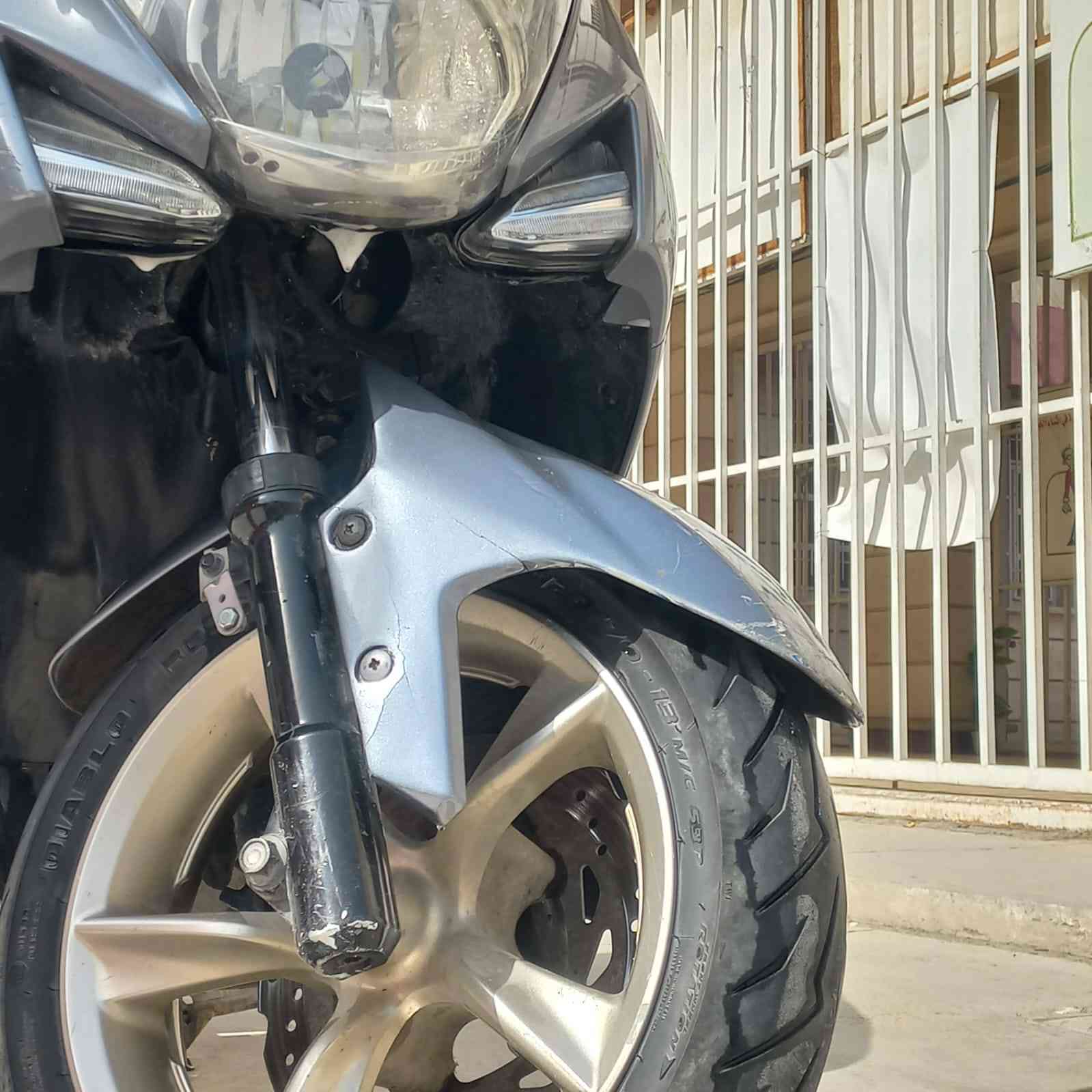 سلام عليكم ماجسته اس للبيع دراجه كامل  كهربائياته كله شغاله للبيع مكاني بغداد الشعله *********** هاذه رقمي بسعر مناسب.  ٦٥٠.
