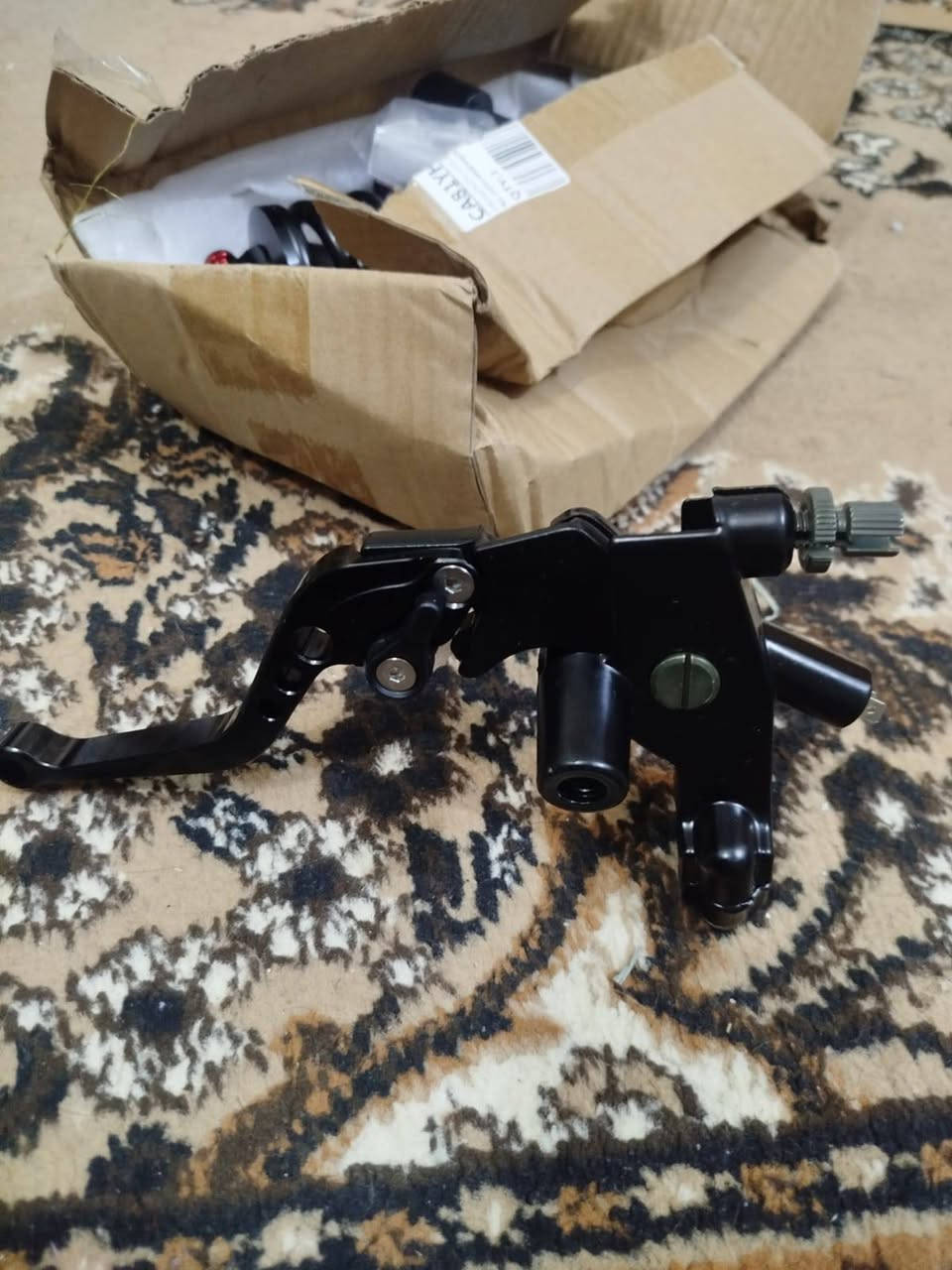 سلام عليكم
يدات رياضية عنبار وحدة سيم ماركة بيها حساس ABS بيها تقسيمات 6 حسب راحة ايد  ترهم للبطح اي درجة سعر زوج 25 الف 

دبل ماكس ماركة بي عدة اوضاع تريدة قوي او لين ماركة معروفة 
سعر 20الف     حرمات تتفوت قطع مميزة


**إذا كنت صاحب هذا الإعلان وتريد حذفه لأي سبب، رجاءا أرسل رسالة إلى الدعم الفني**