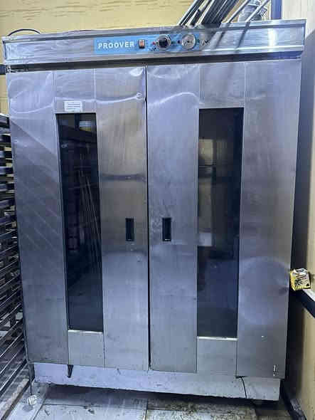 السلام عليكم
معمل كيك ومعجنات وحلويات للبيع
الي باقي منه كالأتي
عارضات كيك مقوس عدد 2
خمارة ايطالي ستلس كهربائية بدون غاز
شيتر ايطالي جديد بالجيس الذراع الوحده 120
كسارة سورية كبيرة
عجانة نص كيس جديدة بالجيس
عرباين عدد 2 وطاوليات وقوالب مشكل 
ميوزة مرمر تقريبا 10 مختلف الاحجام
ميوزة ستلس ستيل غذائي ثخين عدد 2
سنك حوض ستلس
بيع بسعر مناسب كله شلعه وحدة
ولتشيل هم للنقل كله عليه وين متريد باب محلك
ماسنجر متواجد 
عالخط متواجد
واتس اب متواجد
***********
