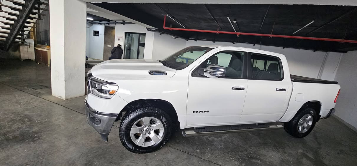 سلام عليكم من رخصة ادمن
رام موديل ٢٠٢٣ ستة سلندر ايتورك للبيع
ماشي ٣٤ الف مايل 
حادث سيارة بنيد مبدل بلادي نفس اللون
ايرباكات مرجع بلادي بجون اي تغليف
فورويل 4*4
كير و محرك و حدادية كله بشرط
شاشة جبيرة
كشنات و ستيرن تدفئة
لايتات و بروجكترات ليد
غطاء بدي جلد و ارضيات ريبل اصلي امريكي
سعر البيع 29500
سنوية و رقم و هزة جديدة
مكان سيارة سليمانية 
رقم شاصي

1C6RRFFGXPN524569
***********
