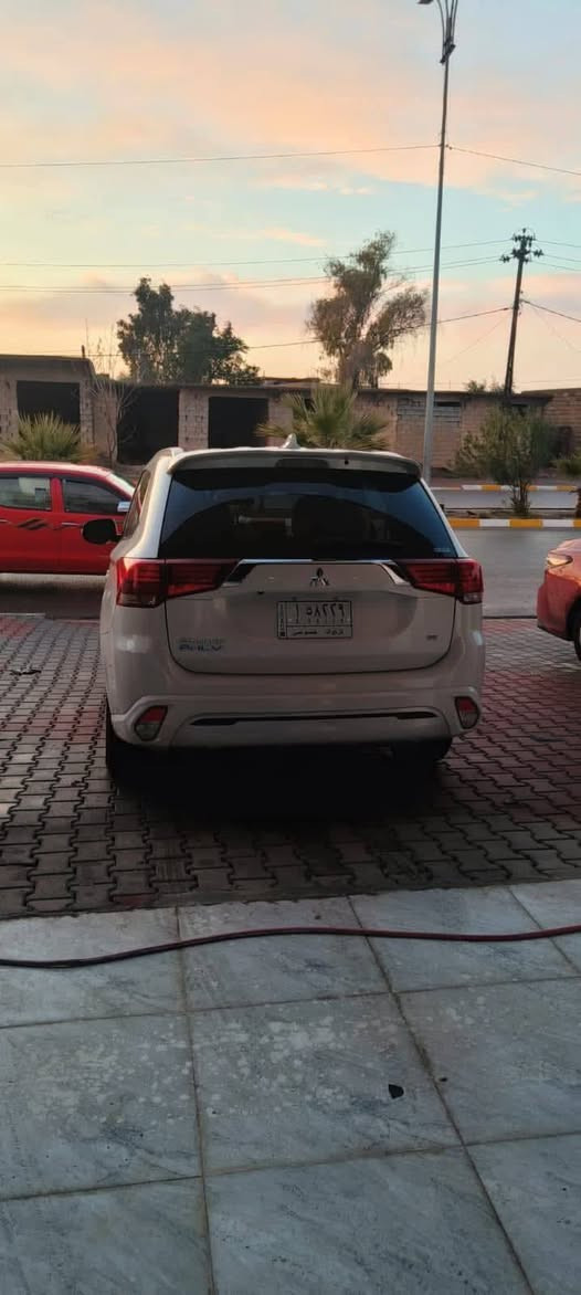 السلام عليكم ورحمة سياره ميسوبيشي أوتلاندر ستيشن كهرباء هايبرد بانزين 2022 رقم كركوك شرط التحويل
السعر 175  بيها مجال ***********
