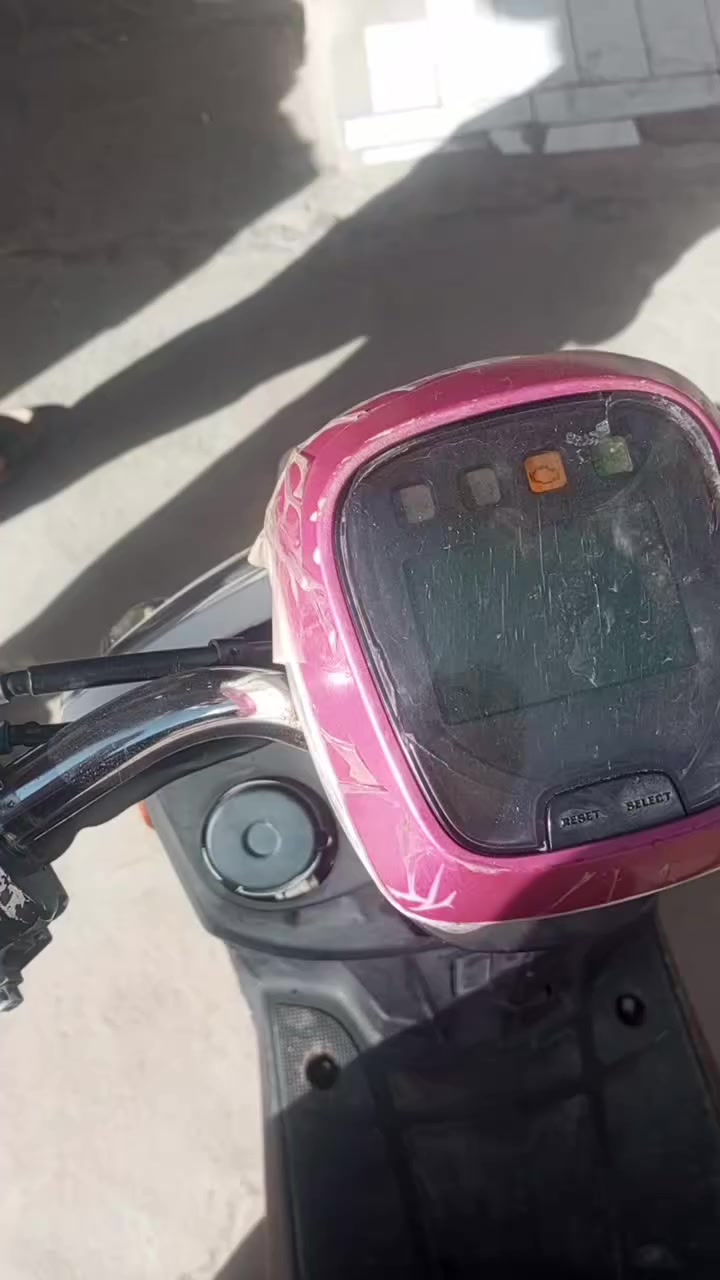 دراجه بوليسي موديل ٢٠١٣
دراجه خير من الله مشي ونضافه 
للبيع او المراوس بدراجه نضيفه 
للاستفسار: ***********
ماموجود خاص
