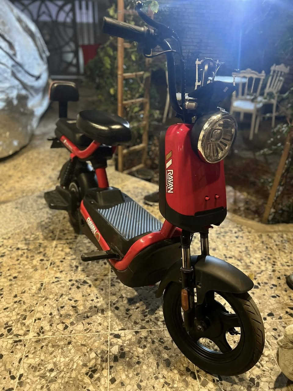 السلام عليكم دراجة شحن للبيع حجم 14 دراجة جاهزة ونضيفة لسعر 250وبيهة مجال مكاني بغداد الشعب ***********
