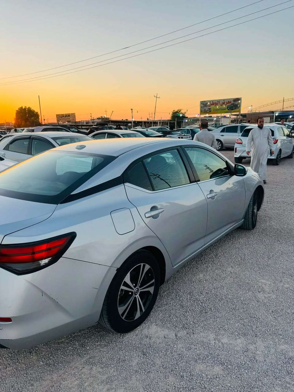 للبيع /
نيسان سنترا موديل 2021 
الضرر قطعه وحده صبغ جاملغ الامامي 
بصمه 
زنون ابيض 
النضافه فول 

السعر 125 وبيها مجال 

رقم الهاتف ***********
