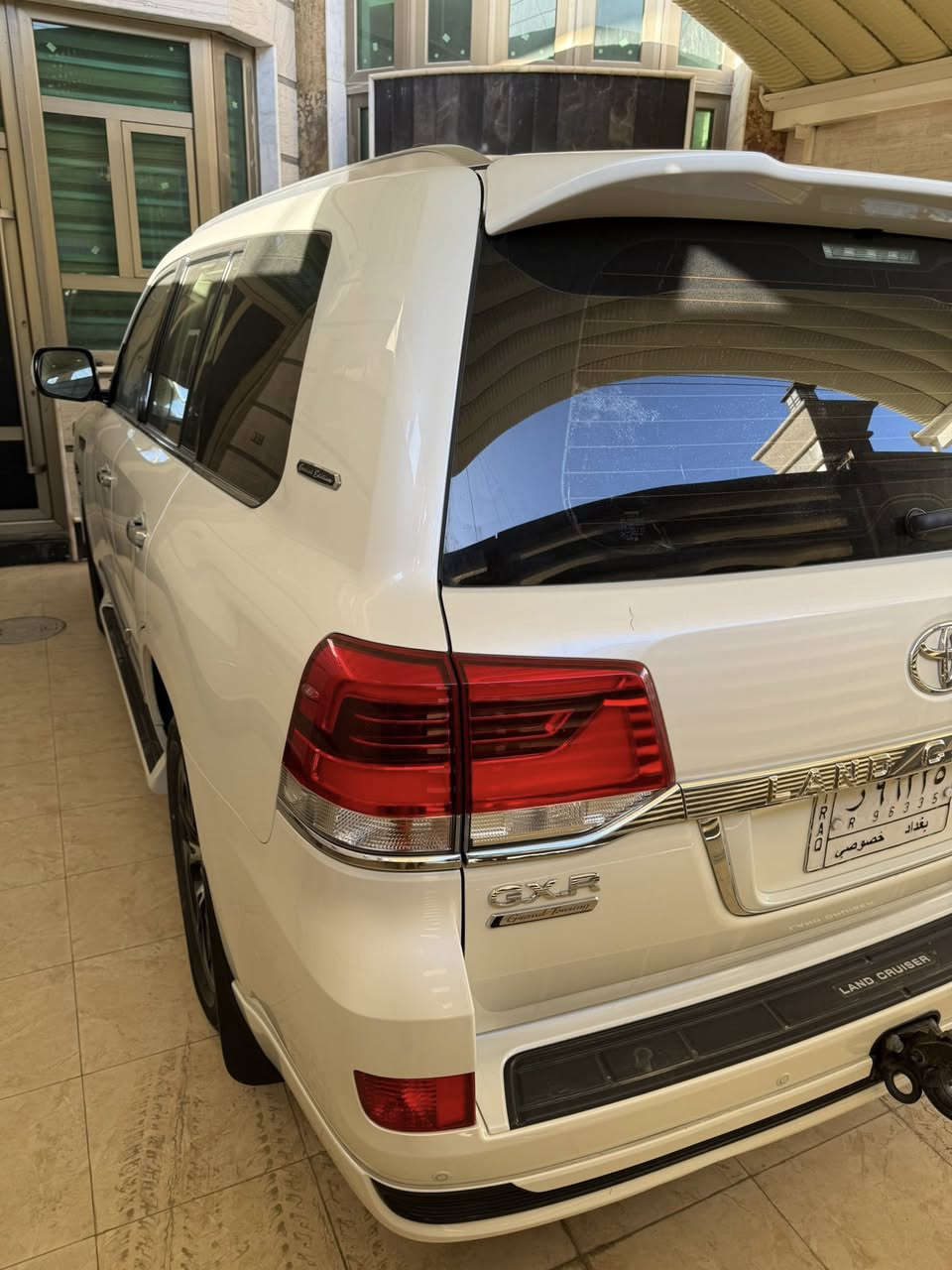 للبيع لاندكروز موديل 2021بحريني فول مواصفات 6سلندر سعرها 570 ورقة تلفون ***********مكفوله
