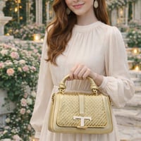 حقيبة نسائية • ١٨×٢٨سم • الچري هيت