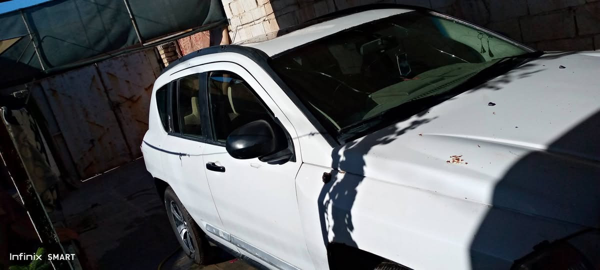 جيب كومباس موديل 2007
محرك 2400
كير عادي بلاد 
تخم تأير جدد 
حداديه وسط 
معجون وصبغ وضربه بيه 
سنويه نهاية ال26بغداد 
مكاني ميسان 
شغل وطلع وين مايعجبك سياره قويه 
سعره 50بيه مجال الشراي
كوم حديد ابيع


**إذا كنت صاحب هذا الإعلان وتريد حذفه لأي سبب، رجاءا أرسل رسالة إلى الدعم الفني**