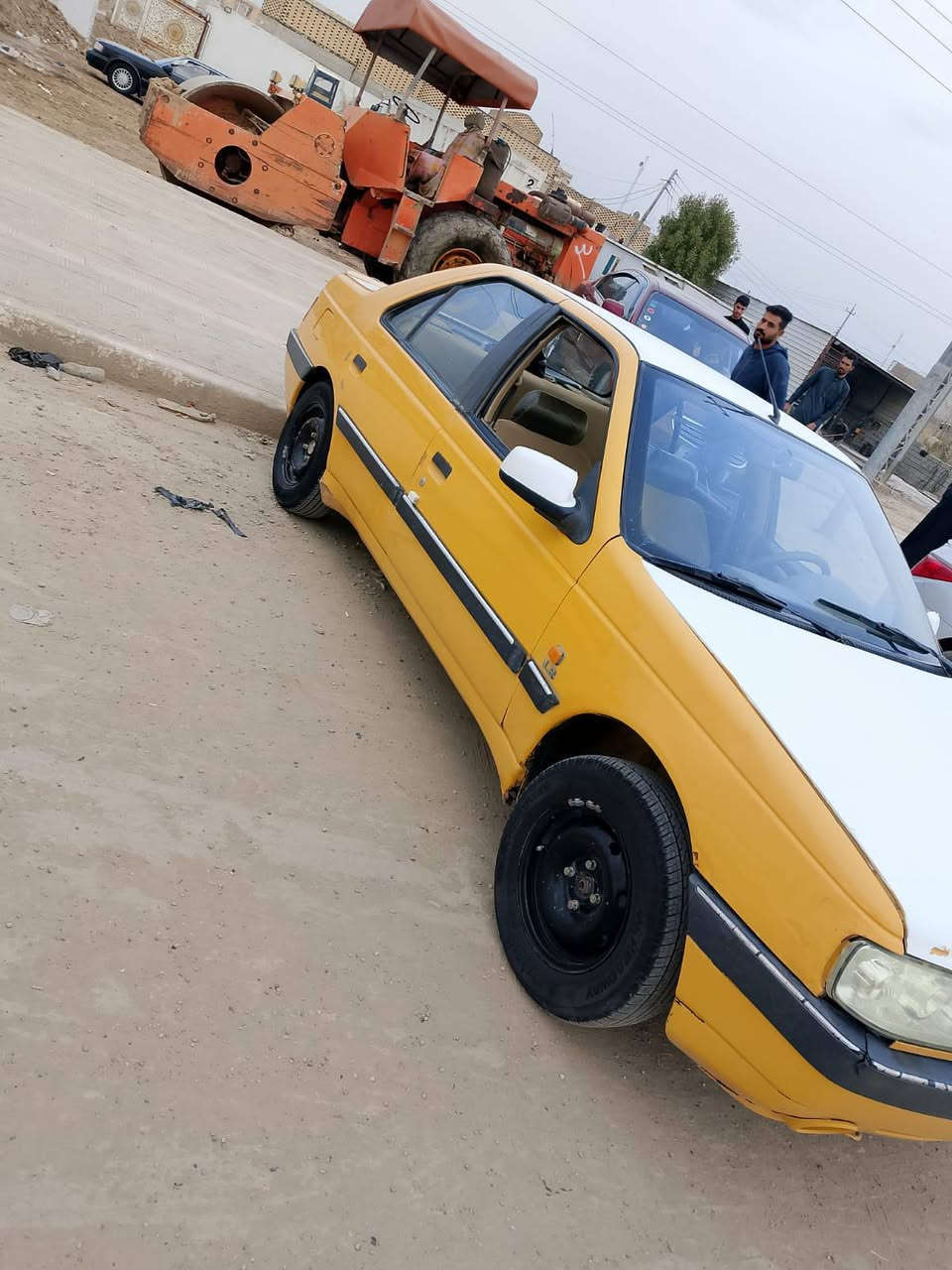 بيجو روى2016جاهزه
جواها تخم تاير جديد
مكينه وكير شرط
بيها ضعف بالحداديه الكدام
سعرها 35 وبيها مجال
***********
