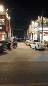 قطع 120متر العامريه  سعر 330مليون بي مجال 
***********
